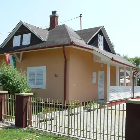 Holiday In 19317 *